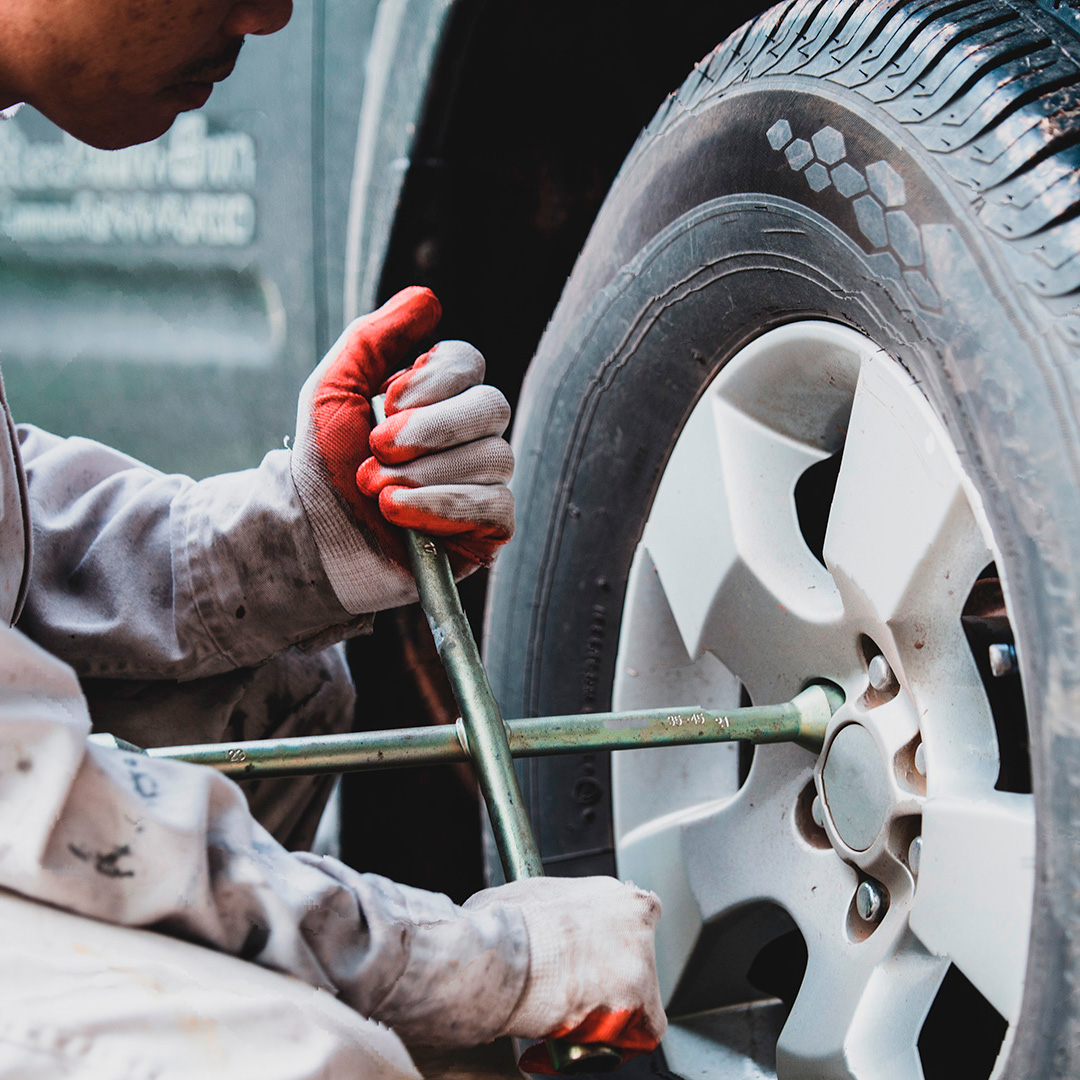Portada Reparacion De Llantas Cuadrado